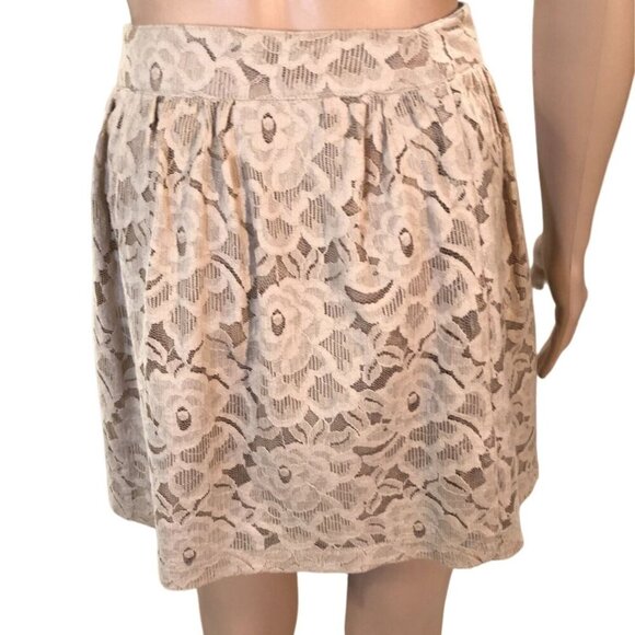(5‎ for $25) Forever 21 Beige Lace MIni Skirt size XS - Picture 3 of 7